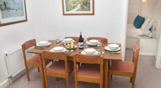 Коттедж Weymouth Bay Apartment B