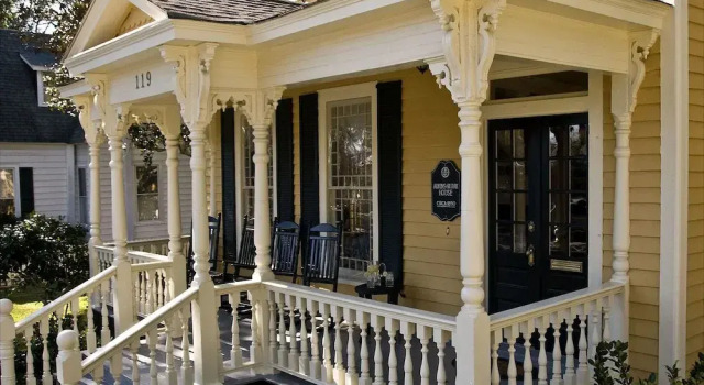 Robert Ruark Inn B&B, Забронировать Отель «постель и завтрак» Саутпорт Северная Каролина, рядом с The Clubs at St. James