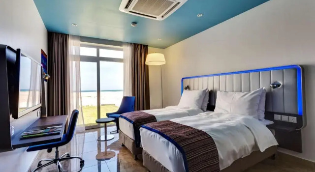 Шале с 2 комнатами с видом на море Park Inn by Radisson Hotel and Residence Duqm