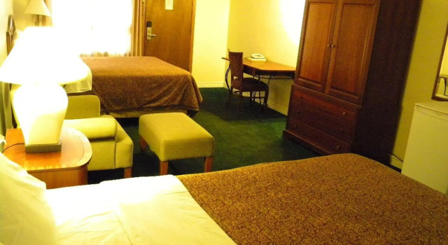 Fairway Inn by the Falls, Забронировать Мини-отель Недорогие отели Ниагара Фолс, рядом с Казино Niagara, недорого