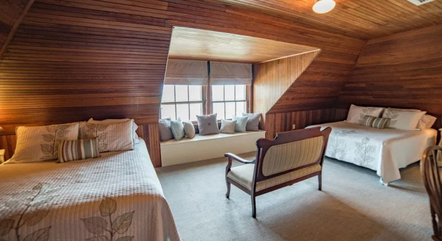 Четырёхместный номер Deluxe Night Swan Intracoastal B&B