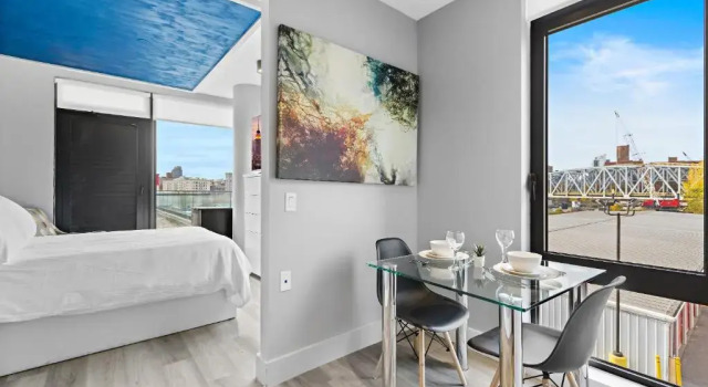 Двухместный люкс с балконом Global Luxury Suites at The Arches