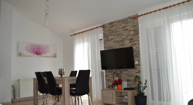 Apartment Tome - sea view : A1 Tisno, Island Murter, Забронировать Апартаменты/квартира Отели Муртер с парковкой, Парковка
