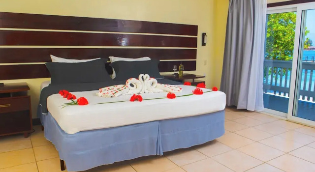 Двухместный номер Standard с балконом Fantasy Island Beach Resort and Marina - All Inclusive