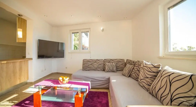 Saga 2 - With Swimming Pool - A8, Rezerwuj Hotel Hotele w Split Region z parkingiem, Parking