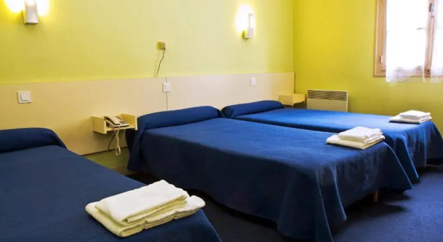 Трёхместный номер Standard Hôtel Croix des Nordistes