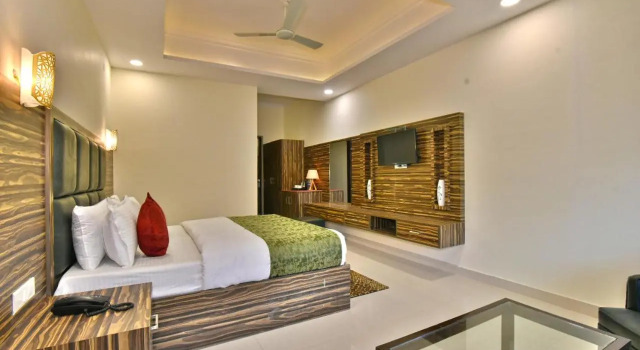 Hotel Comfort Court