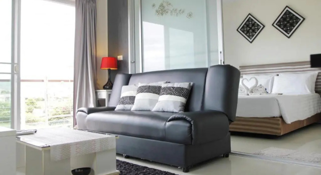Flame Tree Residence , City Center & Close to Beach Cozy Apartment