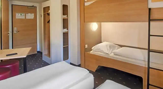 Номер Family B&B Hotel Frankfurt-Nord