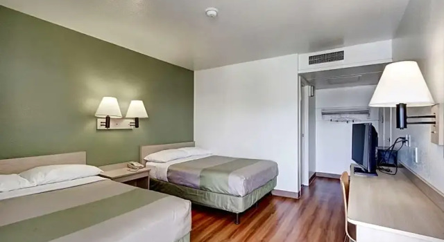 Номер Deluxe Econo Lodge Midvale