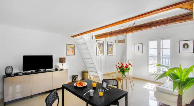 Апартаменты Enchanting 2 bedroom with sea view and AC - Dodo et Tartine