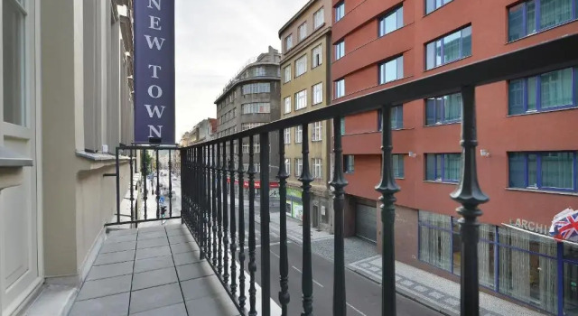 Одноместный номер Standard с балконом EA Hotel New Town