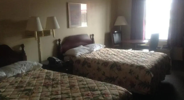 Номер Deluxe HighWay Inn