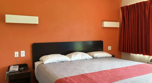 Люкс Deluxe Motel 6-Clute, TX