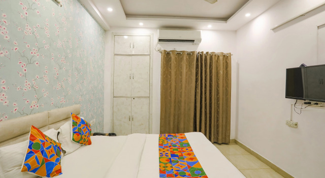 FabHotel Comfirt Inn, Забронировать Отель Отели Нойда с завтраком, рядом с The Great India Place, Завтраки