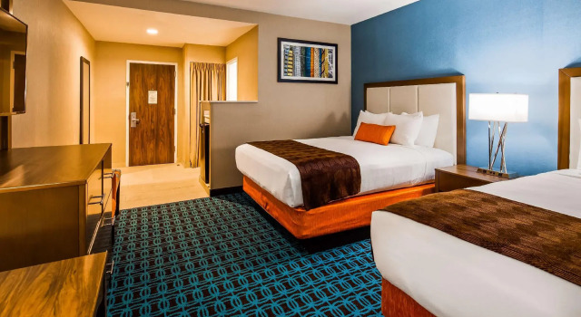Четырёхместный номер Standard Chelmsford Inn