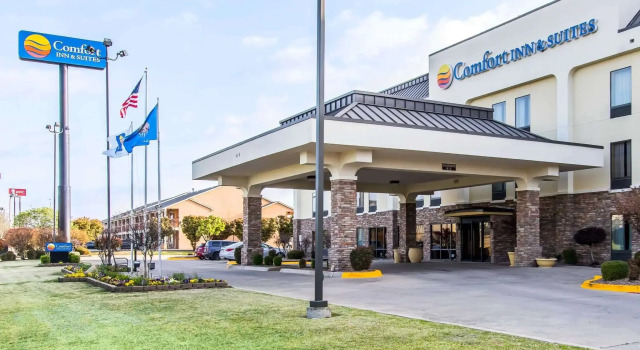 Ardmore Inn & Suites