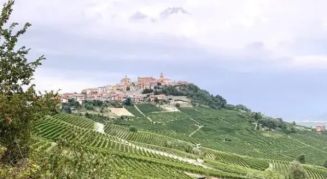 Agricola Domus, Reserva ahora Hotel Barolo Las Langhe