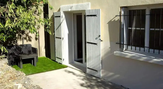 Appartement Arles 35 m2, Забронировать Апартаменты/квартира Отели Арля с парковкой, Парковка
