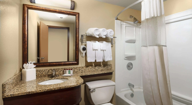 Четырёхместный номер Standard Roosevelt Grand Dakota SureStay Collection by Best Western