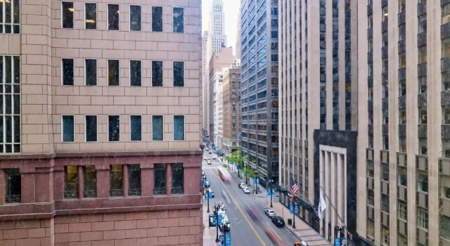 Номер Standard с видом на город JW Marriott Chicago