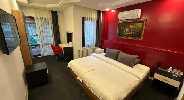 Двухместный номер Standard с видом на бассейн Mavilla Hotel