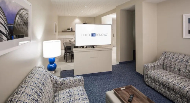 Двухместный номер Standard с видом на бассейн Hotel Renovo Des Moines Urbandale,Tapestry Collection Hilton