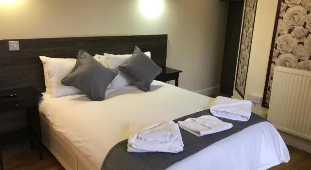 Kaim Park, Prenota Hotel Bathgate West Lothian