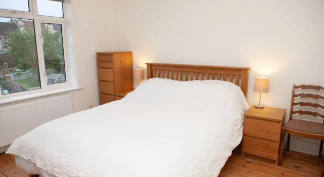 Charming 2 Bedroom House Near City Centre