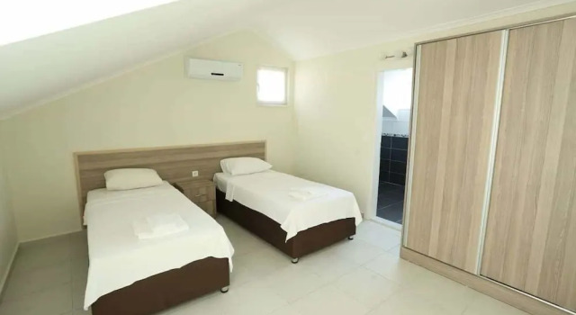 Crystal Villa 3