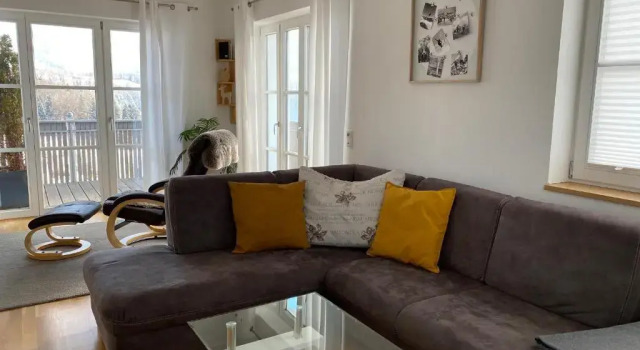 Haus "Bergblick" Oberstaufen Apartment mit 2 Schlafzimmer, Varaa Huoneisto Hotellit Baijeri pysäköinnillä, Pysäköinti