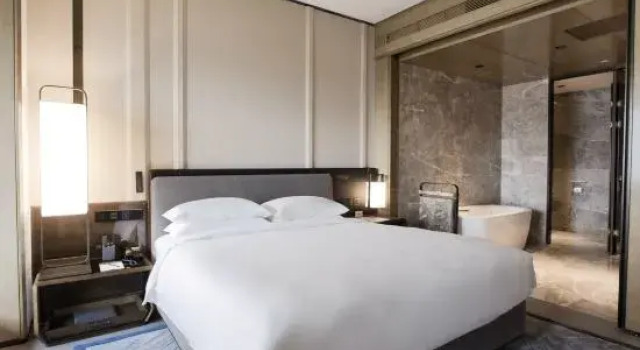 Люкс Executive Hawaii International Hotel