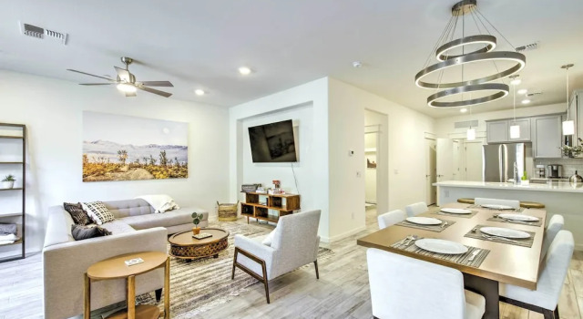 Апартаменты 6 Mi to Dtwn Chandler: Newly Built Townhome