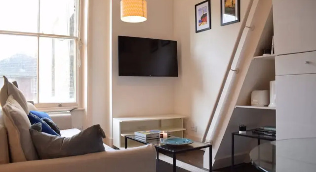 1 Bedroom Flat in Notting Hill With Mezzanine