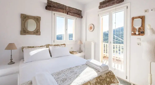 Superior 3-bedroom Villa With Sea View in Kythnos, Rezervovat Vila Merichas Kythnos