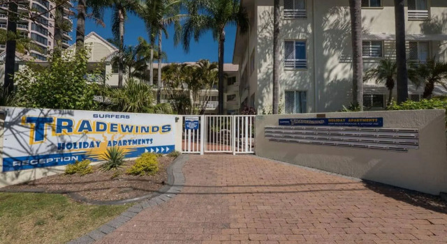 Surfers Tradewinds, Забронировать Отель Серферс-Парадайс Голд-Кост, рядом с Florida Gardens Tram Station