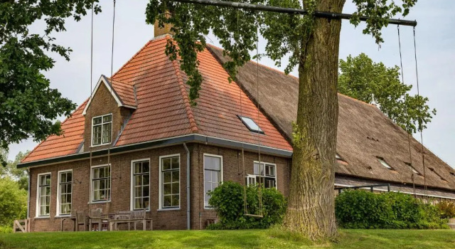 Private Island De Sayter, Book Hotel Grou Frisian lakes