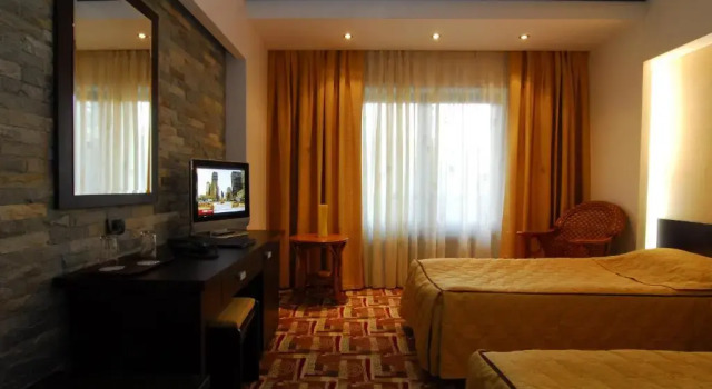 Casa Iris-Hotel & Restaurant, Забронировать Отель Синая Sinaia-Azuga-Busteni, рядом с Замок Пелеш