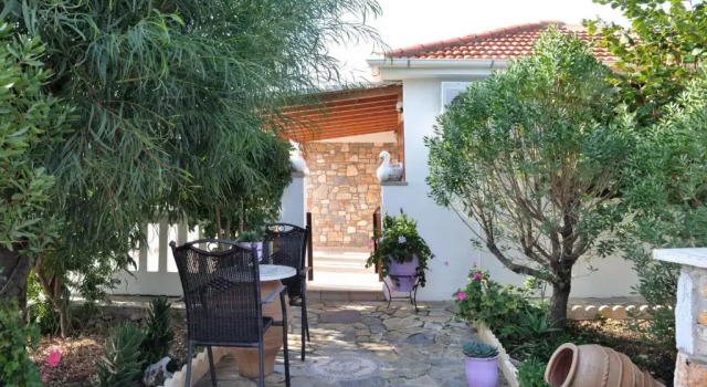 Коттедж с 2 комнатами с видом на море Anatoli Villa