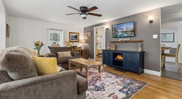 Коттедж Walnut Street Retreat Downtown, Dog Friendly