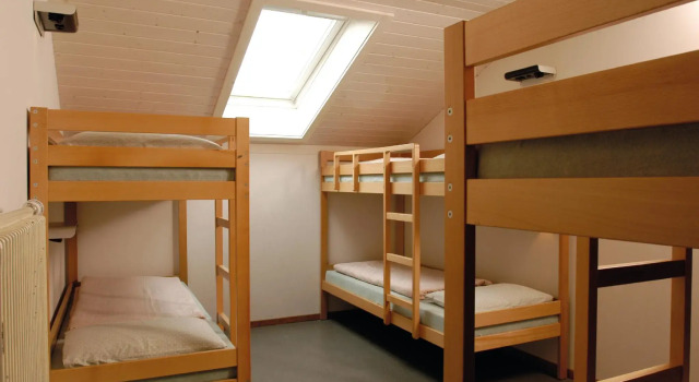 Кровать в общем номере Stein am Rhein Youth Hostel