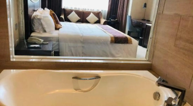 Hejiang Peninsula Hotel, Rezerwuj Hotel Hotele 3-gwiazdkowe w Zhaoqing, 3*