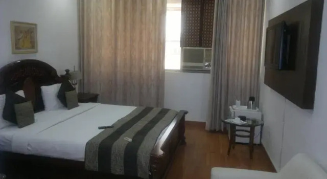 Kshitij Hotel Royale