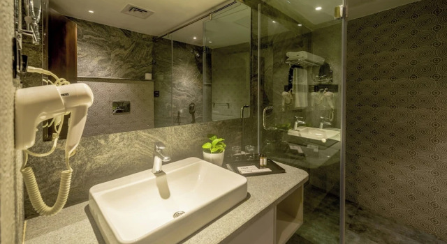 Семейный номер Standard Olive Hotel MG Road Dunsvirk Inn by Embassy Group