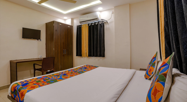 Via Royal Inn NS, Забронировать Отель Отели штата Махараштры с завтраком, Завтраки