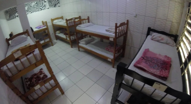 Кровать в общем номере State Hostel