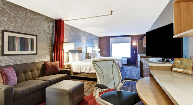 Четырёхместная студия Home2 Suites By Hilton Edmonton South