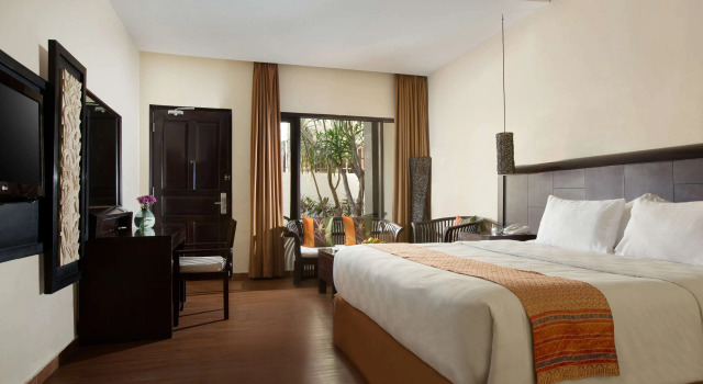 Двухместный номер Deluxe с балконом и с видом на бассейн Отель Best Western Resort Kuta