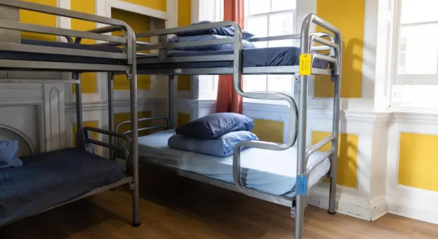 Кровать в общем номере (женский номер) Bath Backpackers