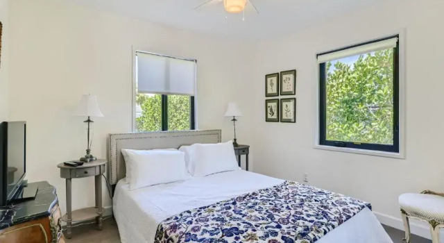 Cortez Bungalow, 3 Bd 2 Ba, Private Pool, Rezerwuj Hotel Hotele w Palm Beach County z basenem, Basen